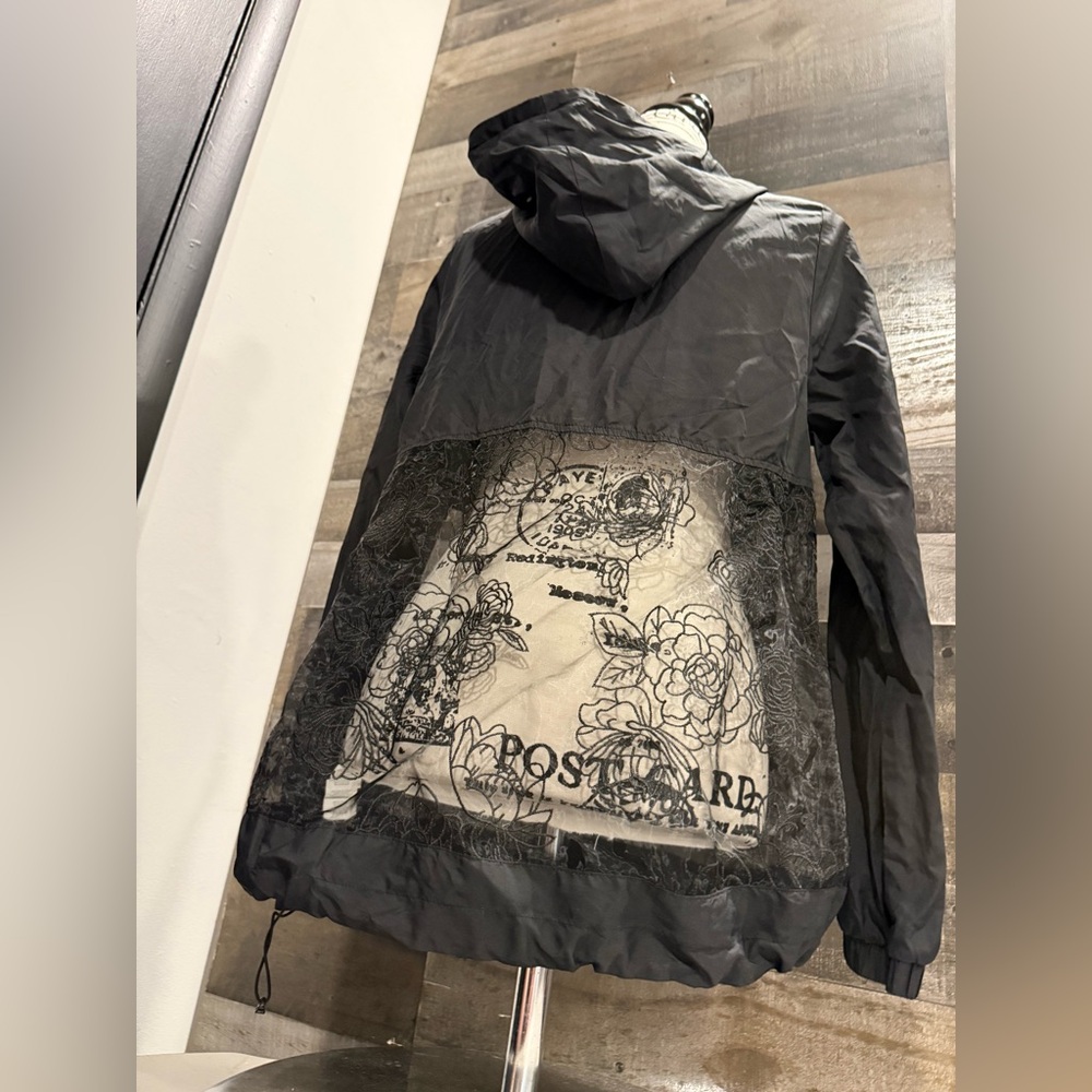 Fabletics | Lace Detail Half Zip Windbreaker - image 4